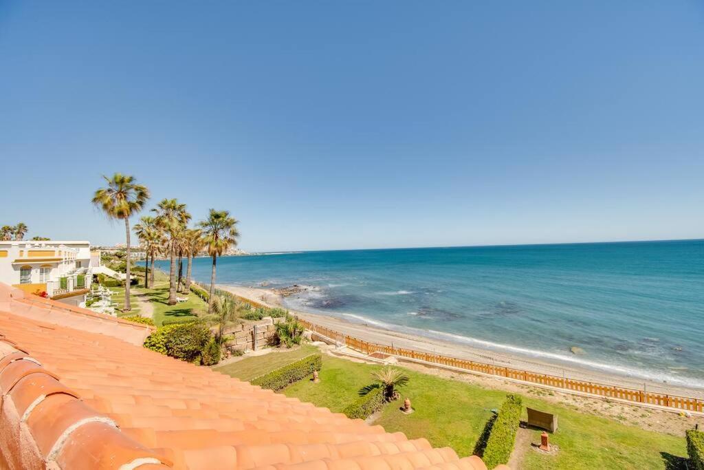 Beachfront Townhouse Holiday home