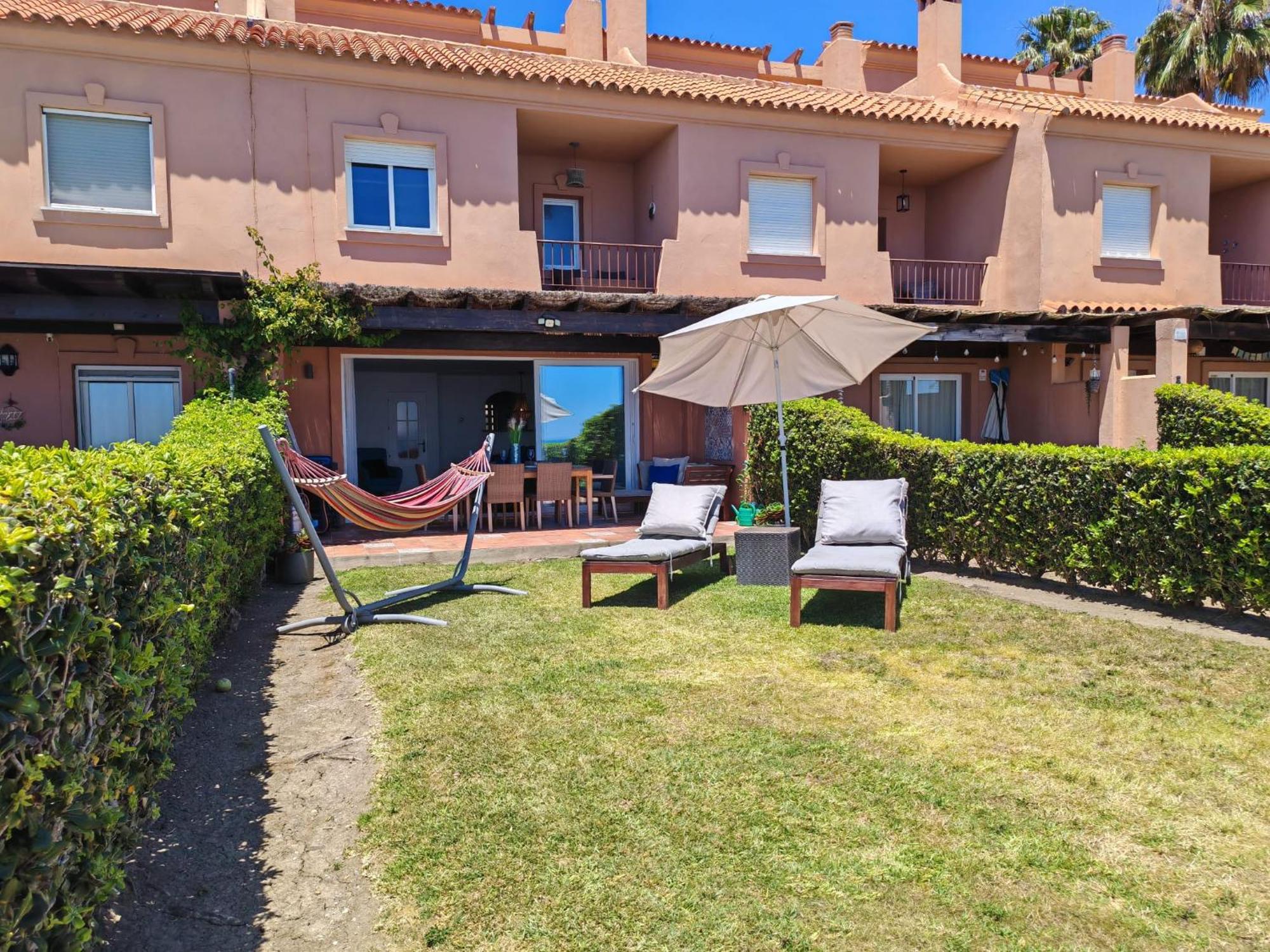 Beachfront Townhouse Сasa de vacaciones Estepona